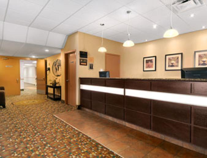 Hotel Ramada By Wyndham Yorkton Intérieur photo