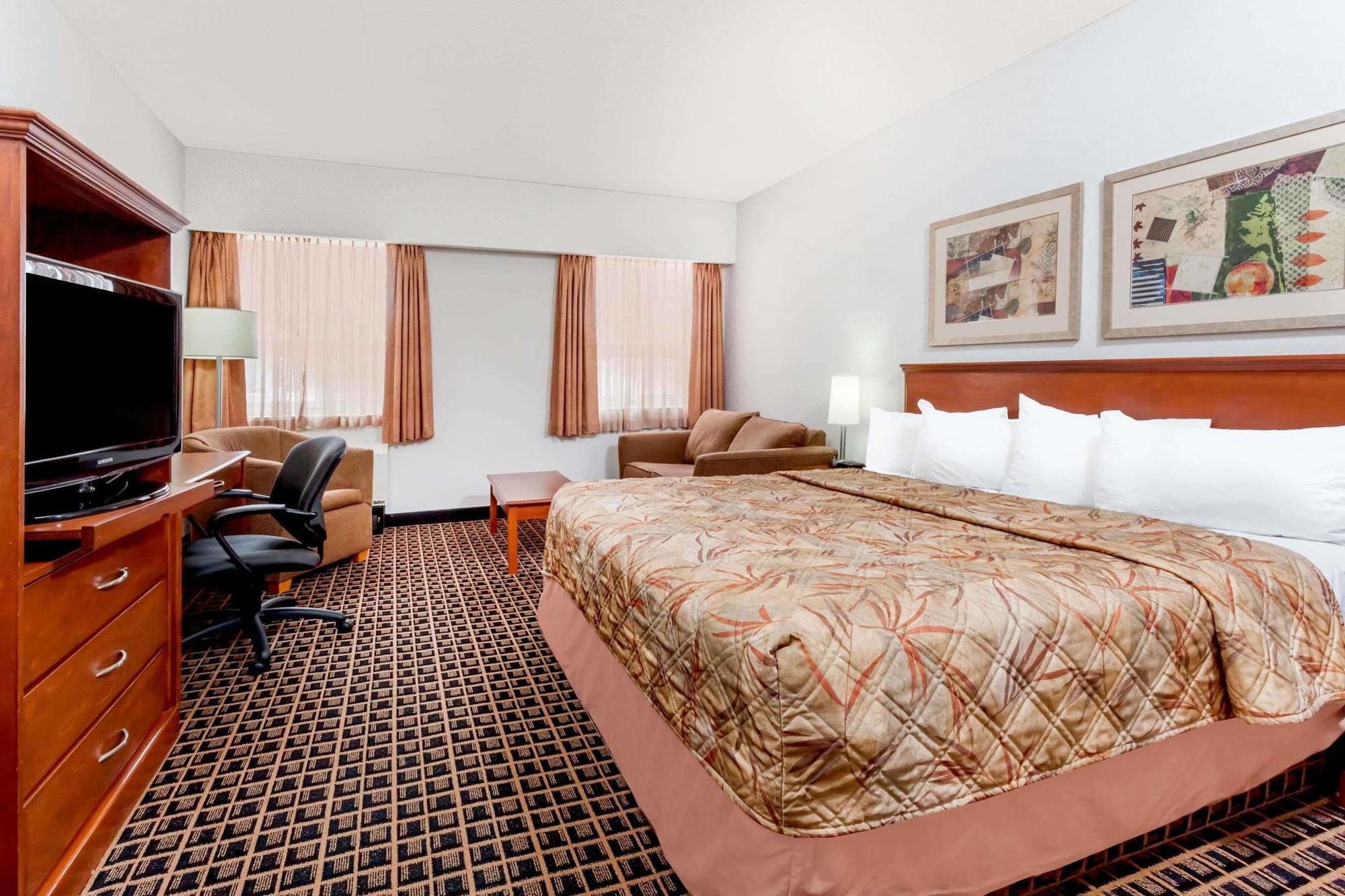 Hotel Ramada By Wyndham Yorkton Extérieur photo